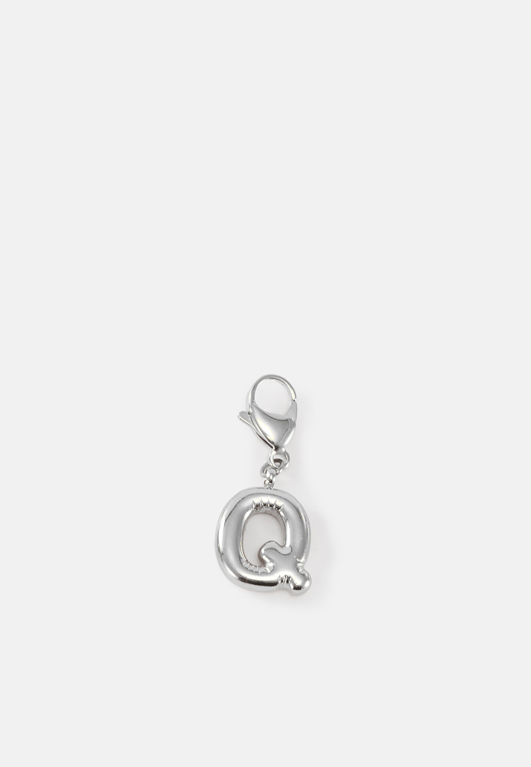 LETTER CHARM Q