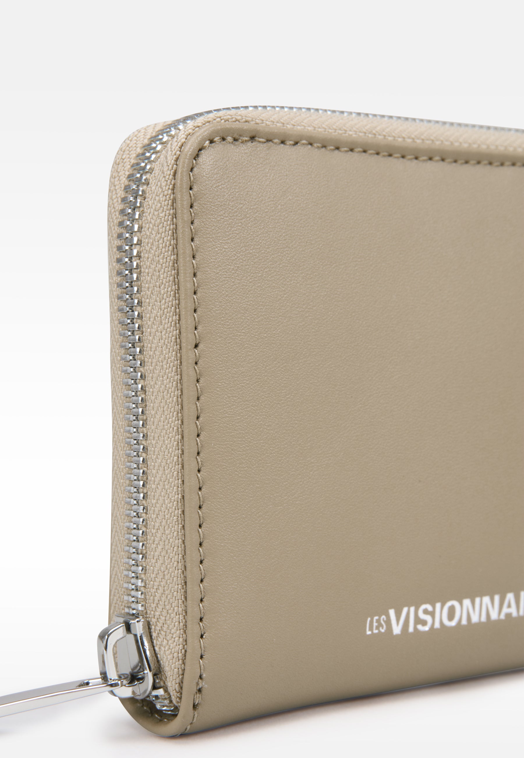 ELINA ESSENTIAL
