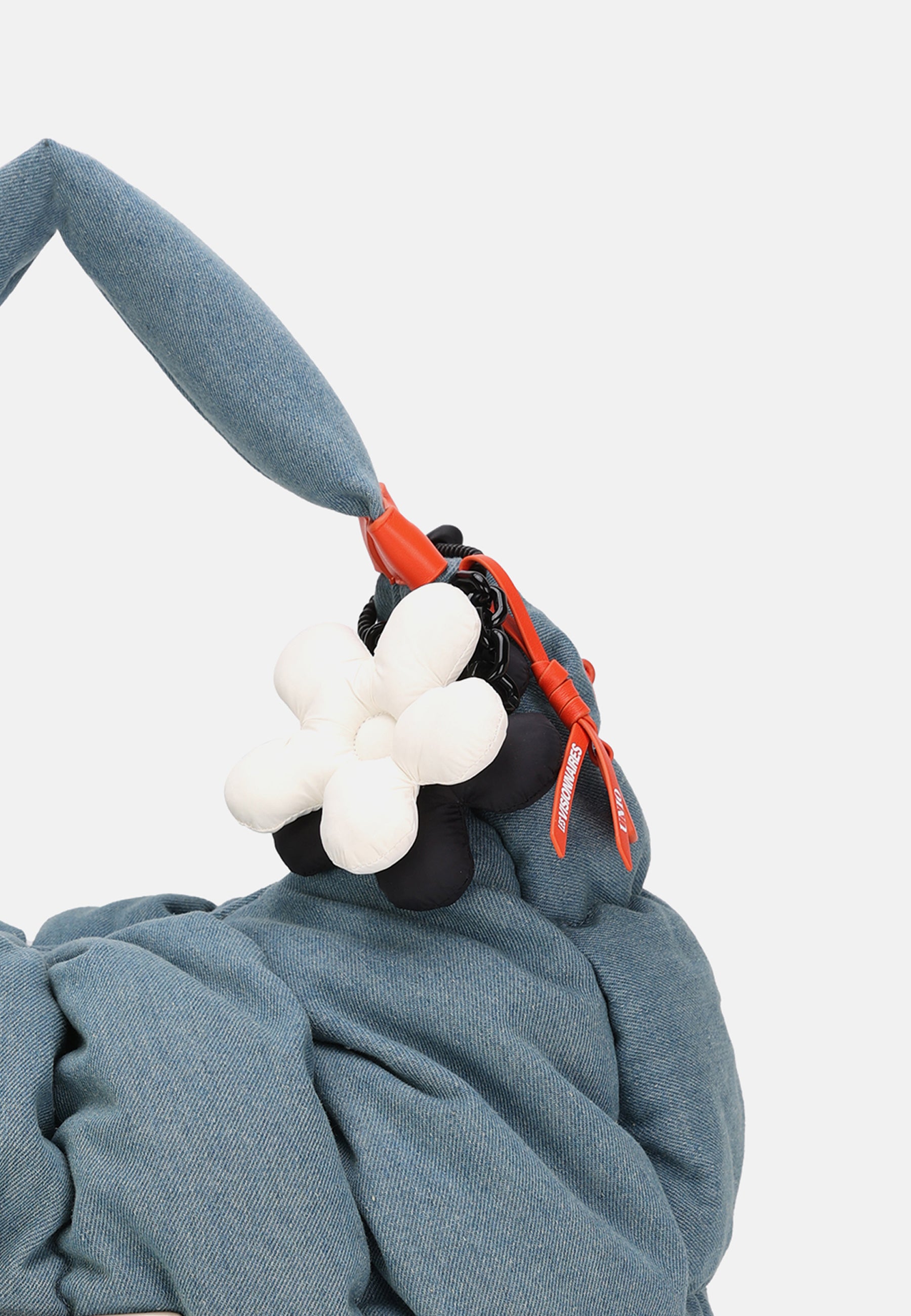 PUFFY FLOWER CHARM