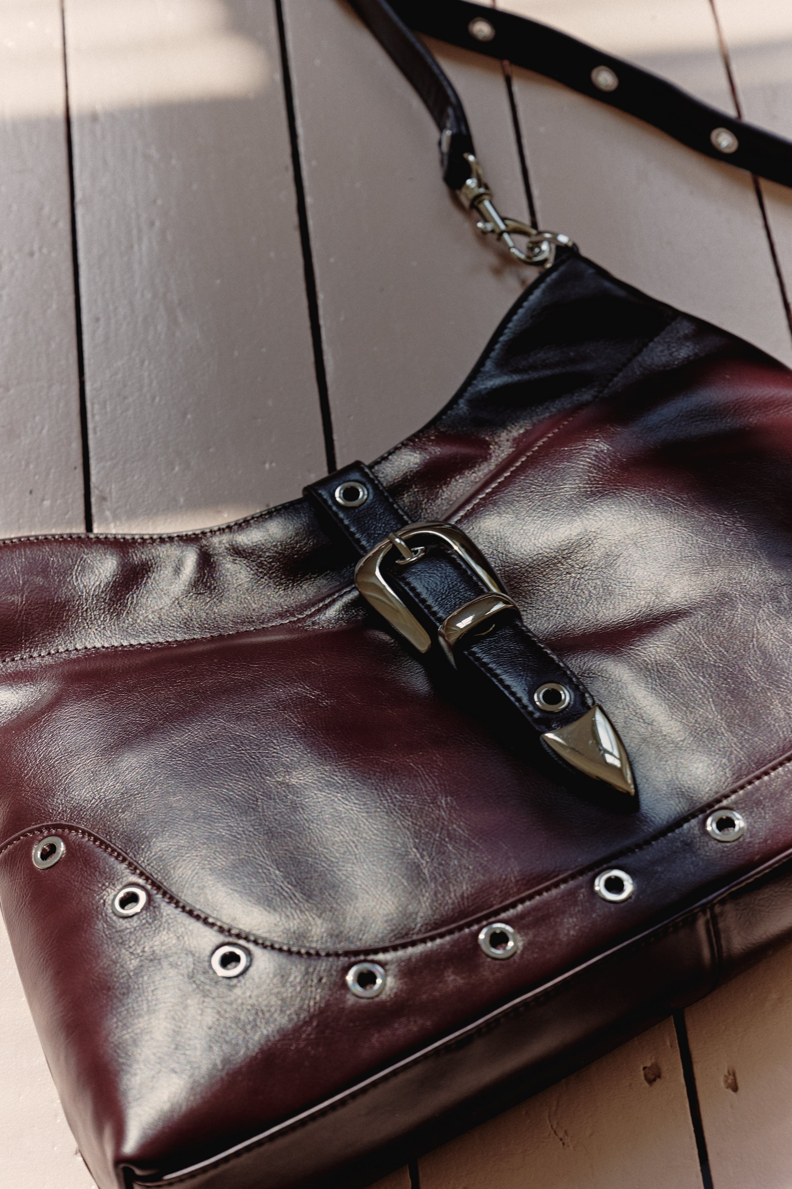 ELISA RIVET GLOSSY