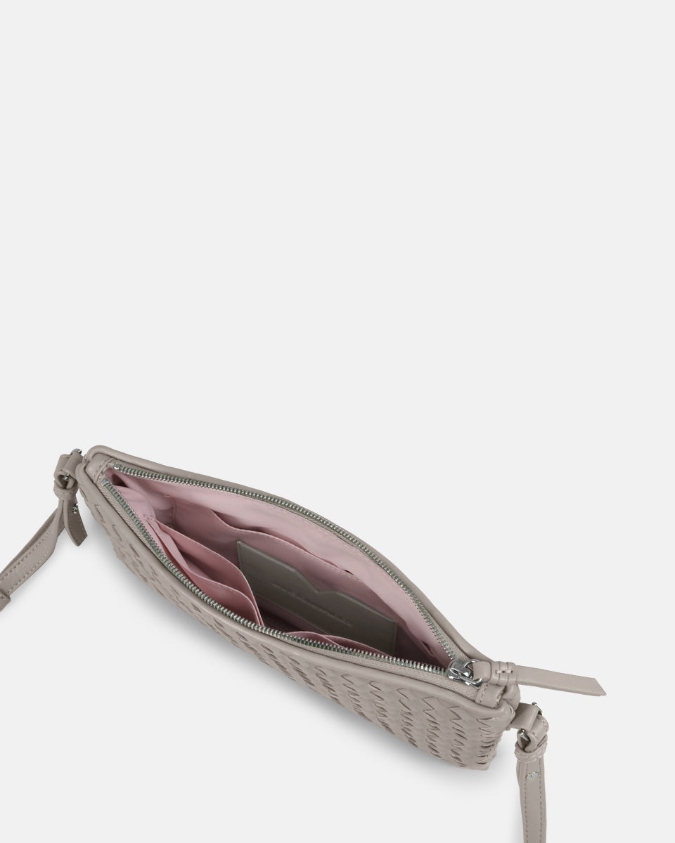 LES VISIONNAIRES- Handtaschen>Damen>Ledertaschen>Schultertaschen- ALICE WEAVE- black / OS-off white / OS-caramel / OS-cappuccino beige / OS-matcha tea / OS-dusk blue / OS-cranberry / OS